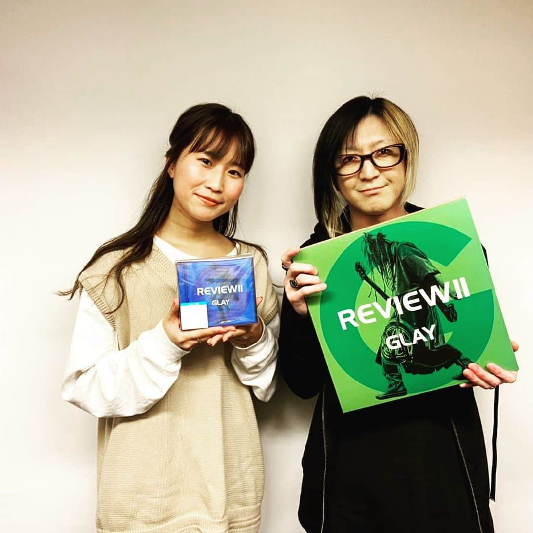 GLAYさんのインスタグラム写真 - (GLAYInstagram)「『WEEKEND PLUS』にHISASHIが出演！ 4/4オンエア予定です。 #REVIEWII #REVIEWII全国キャンペーン中 #GLAY」3月10日 19時35分 - glay0525_official