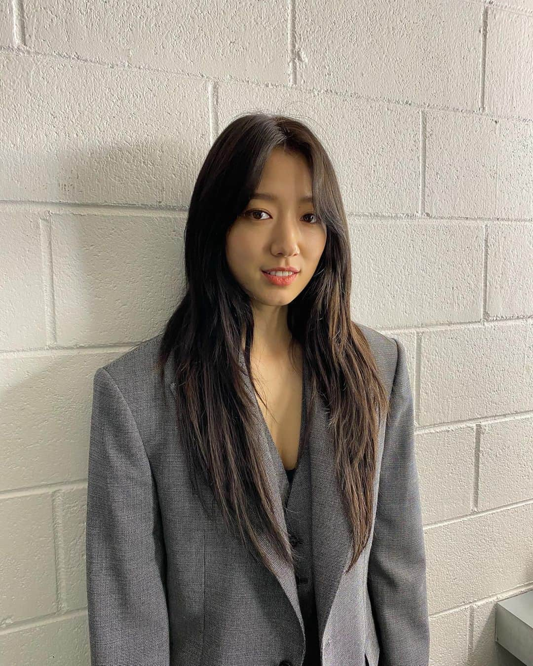 パク・シネさんのインスタグラム写真 - (パク・シネInstagram)「🙋🏻‍♀️」3月10日 20時03分 - ssinz7