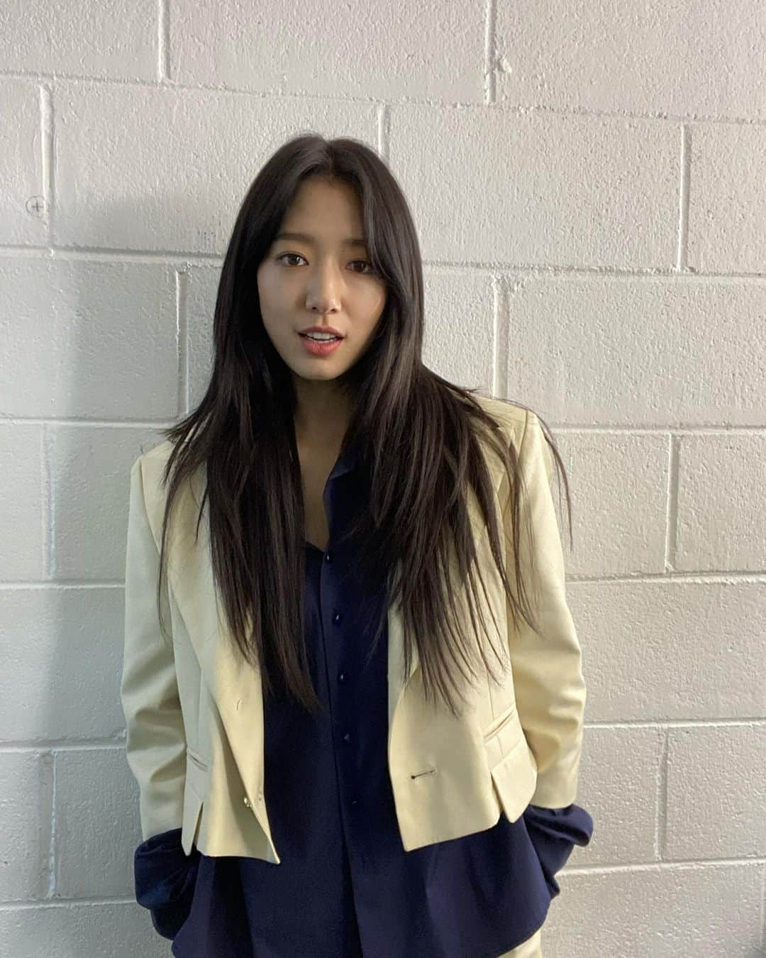 パク・シネさんのインスタグラム写真 - (パク・シネInstagram)「🙋🏻‍♀️」3月10日 20時03分 - ssinz7