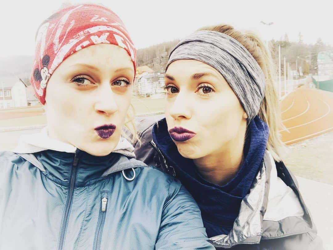 Patrycja WYCISZKIEWICZさんのインスタグラム写真 - (Patrycja WYCISZKIEWICZInstagram)「Wyzwania dzień drugi! #womensweekchallenge👄 @iga.co.smiga poczęstowała mnie śliwkową pomagdką 👄💄 Pozdrawiamy ze zgrupowania w @szklarska_poreba ♥️🏔🏔🏔 @joanna.jozwik a Ty jaki kolor dzisiaj serwujesz? 🤔 #girls #power #ladies #team #workout #mountains #polishmountains #sportcamp #workinghard #kisses」3月10日 20時18分 - patrycjawyciszkiewicz