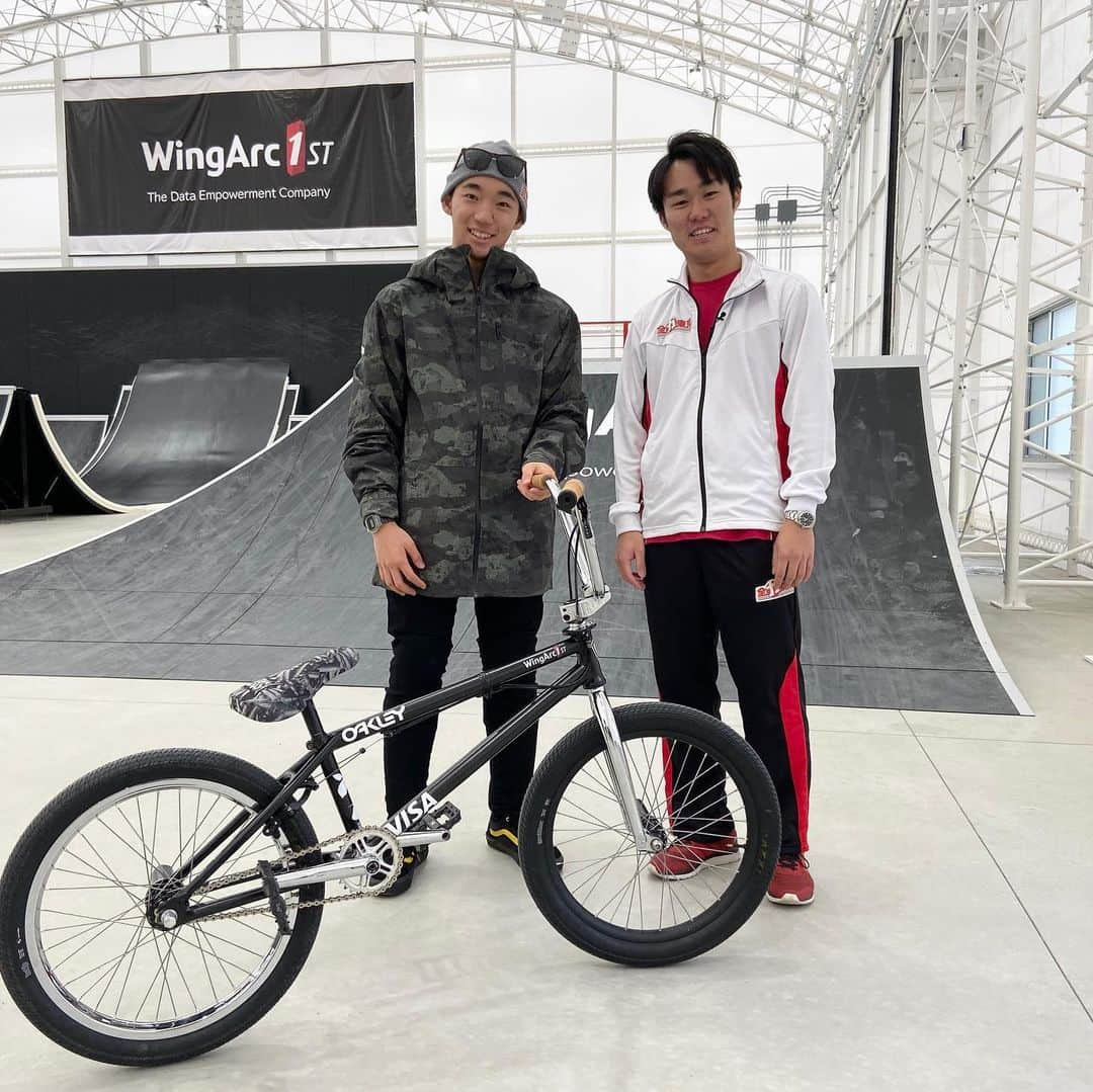 服部優陽のインスタグラム：「🚲﻿ BMX界のエース #中村輪夢 選手！﻿ ﻿ "リム"というのは自転車のパーツの一つ、﻿ 漢字も"輪夢"と、物心つく前から自転車に乗ってきた﻿ まさにBMXの申し子です！﻿ ﻿ 東京五輪から追加される新種目フリースタイル・パーク。﻿ 去年の年間総合ランキングは世界一の中村選手🥇﻿ ﻿ それでも東京五輪で金メダルを取るために﻿ 新たに取り組んでいる新技が…なんと取材中に初めて成功！﻿ 歴史的瞬間になりました！！！！﻿ ﻿ 果たしてどんな技なのか！﻿ 明日3/11(水) #報道ランナー #全力東京 にて👀﻿ 🚲﻿ #BMX  #bmxfreestyle #bmxpark #bmxisfun #bmxlife﻿ #フリースタイル #フリースタイルパーク﻿ ﻿ ﻿ #東京五輪 #2020 #tokyo2020 #東京五輪2020 #東京オリンピック2020 #オリンピックイヤー #東京オリンピック #東京パラリンピック #パラリンピック #東京オリパラ #新国立競技場 #日本武道館 #カンテレ #アナウンサー #2020を楽しもう #金メダル #オリンピアン #全力東京 #olympics #tokyoolympic」