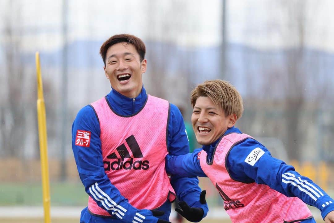 田上大地のインスタグラム：「SMILE🤣🤣🤣 にしても大本どした？笑 #アルビレックス新潟 #albirex #albirexniigata #niigata #j2 #j2league #アイシテルニイガタ #50」