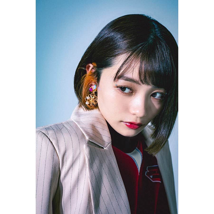 足立佳奈のインスタグラム：「ミーティアさんに取材して頂いた時の🚦」
