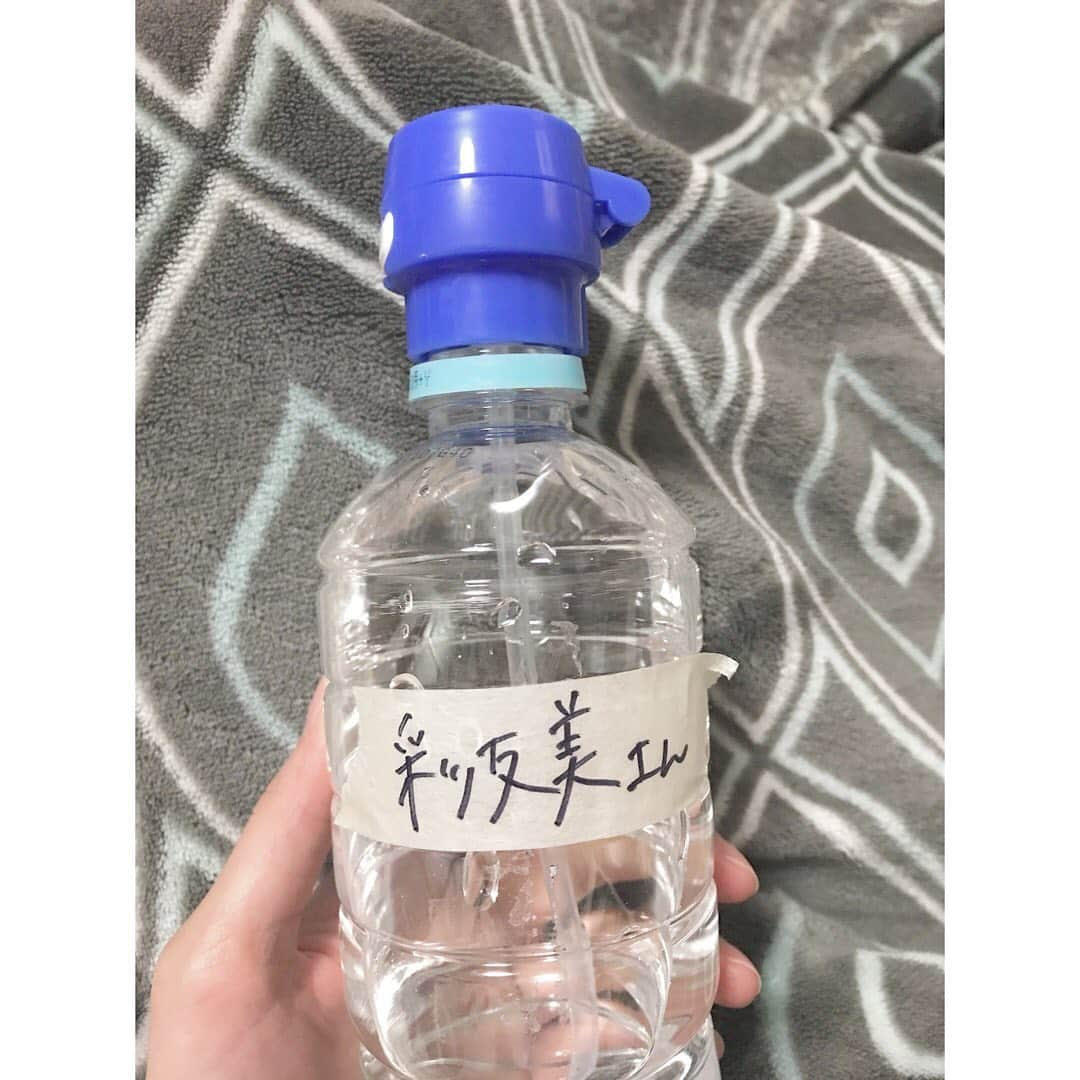 松本彩友美さんのインスタグラム写真 - (松本彩友美Instagram)「お気遣いありがとうございます😊 #さっと飲める #給水 #2本目 #撮影 #cm #modelofficeg #モデルオフィスg #彩友美 #sayumi #🙏」3月10日 21時26分 - sayumi_g