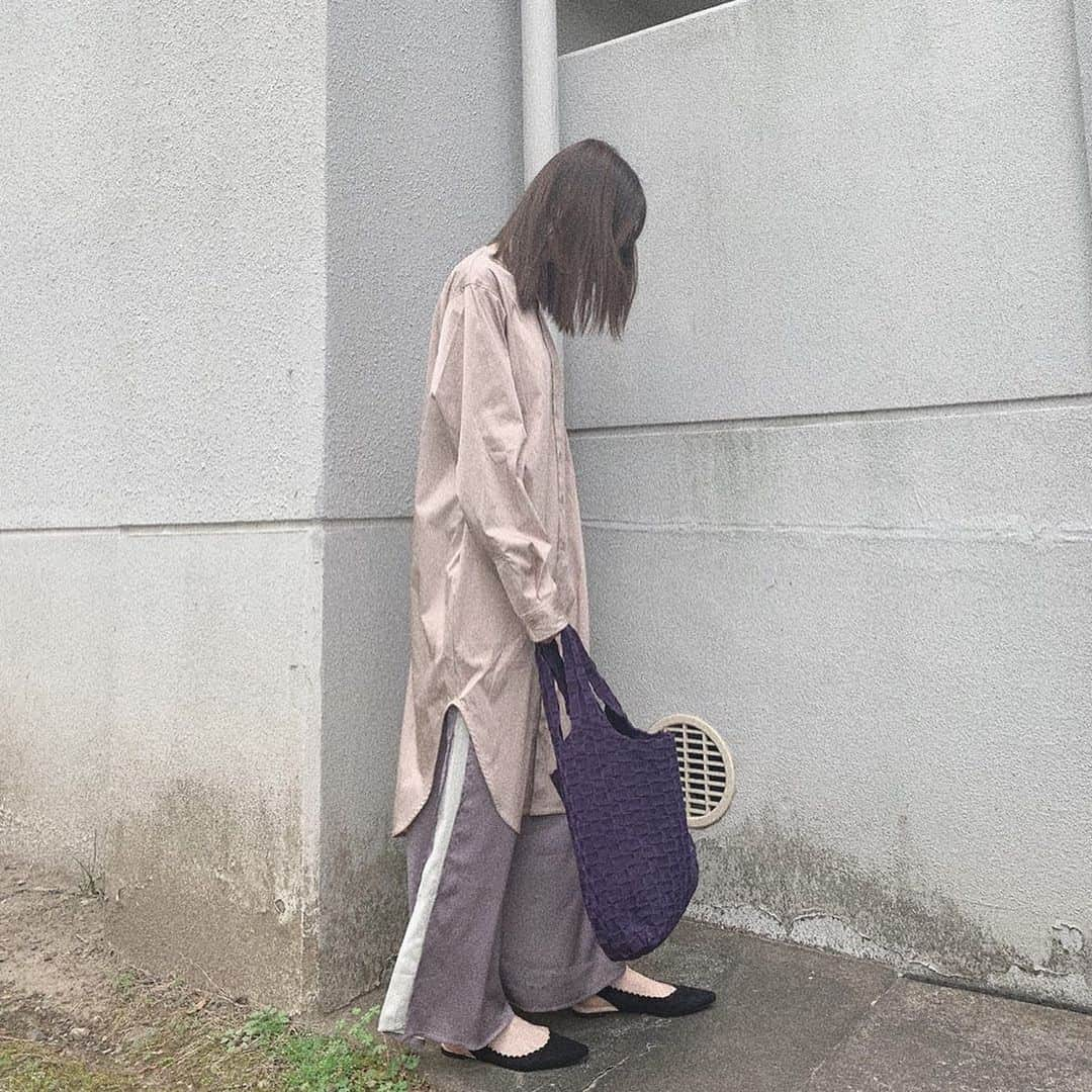 うちだゆうほさんのインスタグラム写真 - (うちだゆうほInstagram)「#ootd﻿ ﻿ Nora Lily の No collar Long Shirt﻿ パンツは KBF バッグは CAMPER 靴は(多分)H&M﻿ ﻿ このシャツはワンピースにもなるけど私はパンツと合わせてロングシャツに💗﻿ ﻿ #noralily #nora_lily #camper #camperjapan #camperbag #カンペール #KBF #hm」3月10日 21時32分 - uchidayuho