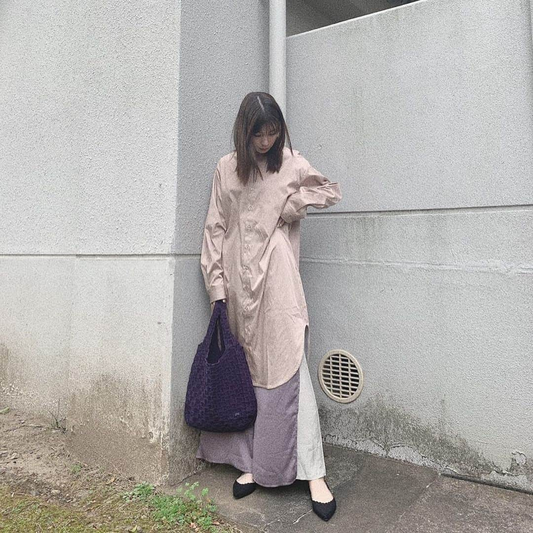 うちだゆうほさんのインスタグラム写真 - (うちだゆうほInstagram)「#ootd﻿ ﻿ Nora Lily の No collar Long Shirt﻿ パンツは KBF バッグは CAMPER 靴は(多分)H&M﻿ ﻿ このシャツはワンピースにもなるけど私はパンツと合わせてロングシャツに💗﻿ ﻿ #noralily #nora_lily #camper #camperjapan #camperbag #カンペール #KBF #hm」3月10日 21時32分 - uchidayuho