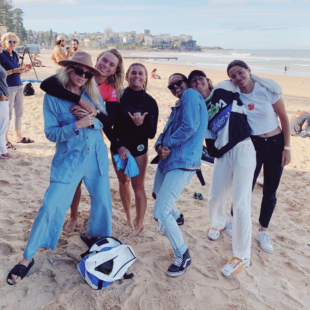 ニッキ・バン ダイクのインスタグラム：「Miiiii gurlzzzz 💖💖💫💫」