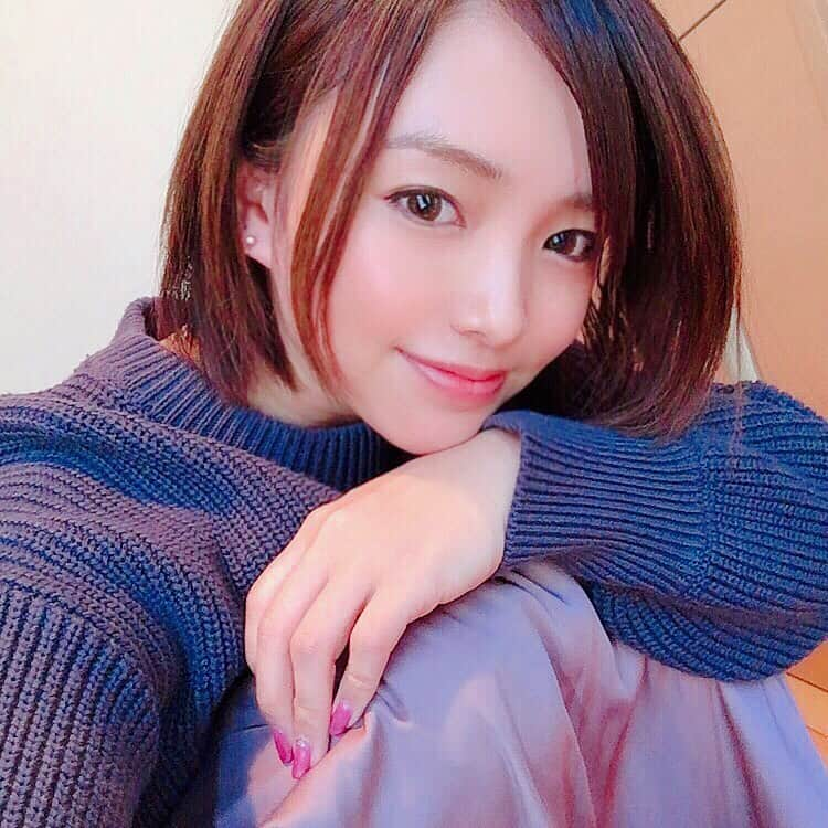 ゆうかさんのインスタグラム写真 - (ゆうかInstagram)「お家でパシャり😊❤️﻿ ﻿ @poplens_official のワンデーカラコンつけた❤️﻿ ﻿ ナチュラルなデカ目でお気に入りだから、最近投稿で使ってる写真もこればっかり使ってる🤗💕💕（笑）﻿ ﻿ #spanish ブラウンだよ❤️﻿ DAI14.2﻿ ﻿ グレーもあるから、また今度使ってみる❣️﻿ ﻿ #ワンデーカラコン #カラコン #カラーコンタクト #コンタクト #ブラウンカラコン #ナチュラルメイク #ナチュラルカラコン #poplens #アラサーメイク #アラサーコーデ #アラサー #ママ #ママメイク #オシャレさんと繋がりたい #おしゃれさんと繋がりたい #おしゃれ #おしゃれな人と繋がりたい #美容好き #カラコンレポ #カラコンレビュー #カラコン着画 #カラコン通販」3月10日 21時48分 - yuuka_japan