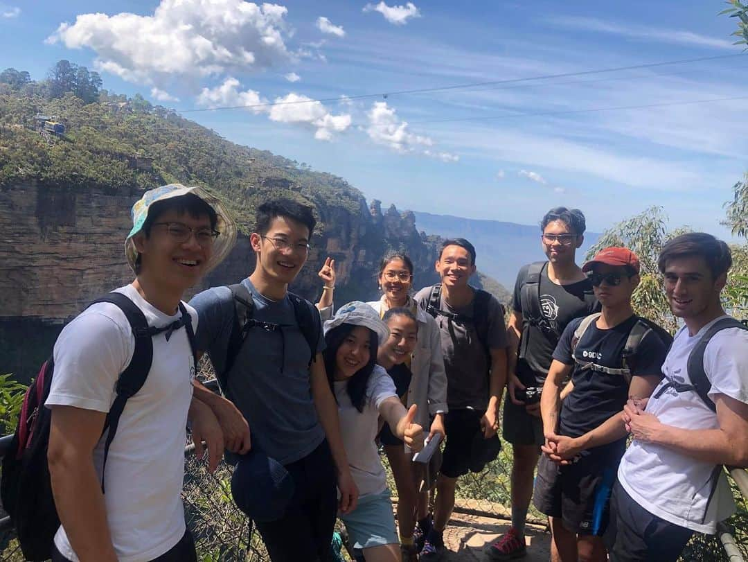 北脇順子さんのインスタグラム写真 - (北脇順子Instagram)「About one week ago, I went to the blue mountains for hiking with ズルズル members. We were lucky the weather🌞 and quite nice to eat some snacks in nature🌱🌱🌱also, a ton of fun and laugh except for stairs sections. Lol  Now, I came back to Japan for the rest of my uni😑 And of course to meet my family, my dog, and friends of mine!! Unfortunately, I haven't been able to meet anyone yet because of it →🦠 (I'm avoiding going to a metropolis.)but, I went to a hot spring place and chilled out🤩🤩 .I realized again how Japan and family good are.🥰 However, I miss you guys and Sydney a lot even though Japan is great.😭😭 Anyway, I hope everyone's going well and stay safe!!!🤞 日本に帰ってきましたー！帰ってきて速攻、お寿司食べて、温泉行って、ゴロゴロして最高です！🤗今は、コロナの騒ぎがあるので外出あんまりできないけど。😔4月からまた東京に引っ越すので皆さんよろしくお願いします^_^  #sydney #japan #hate corona」3月10日 21時42分 - ringohime0803