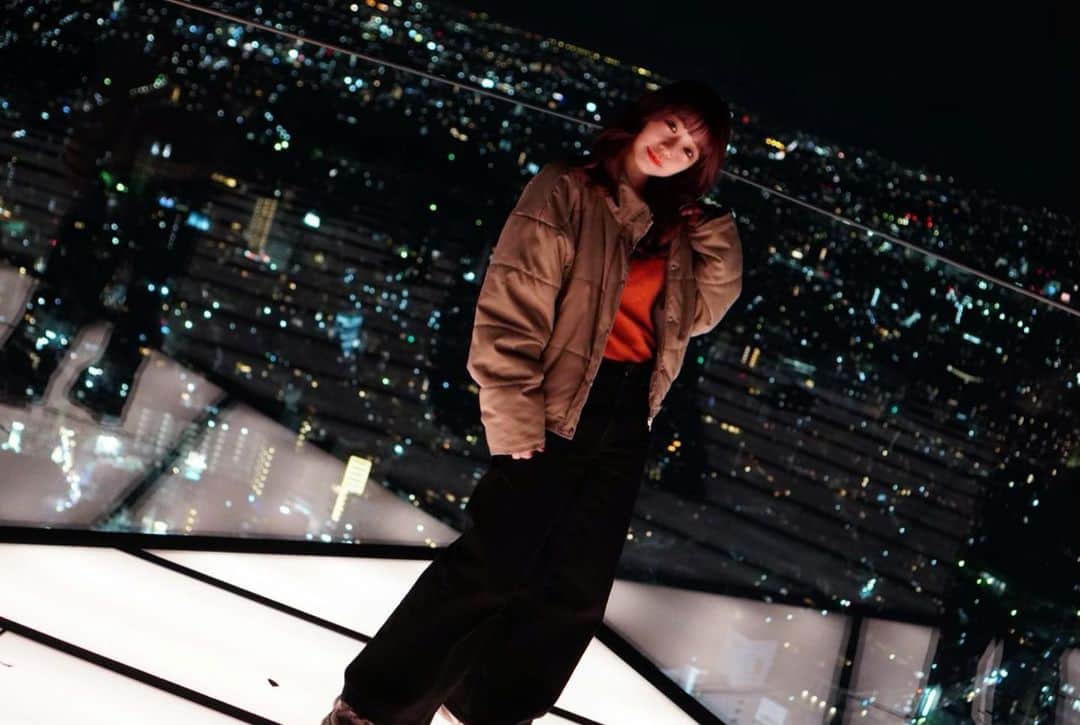 柏元萌華のインスタグラム：「shibuya SKY🌙🌃﻿ ﻿ .﻿ #渋谷スカイ #shibuyasky #shibuya﻿ #渋谷#渋谷スクランブルスクエア　﻿ #景色#夜景#綺麗#カメラ#ポートレート#撮影#photo﻿」