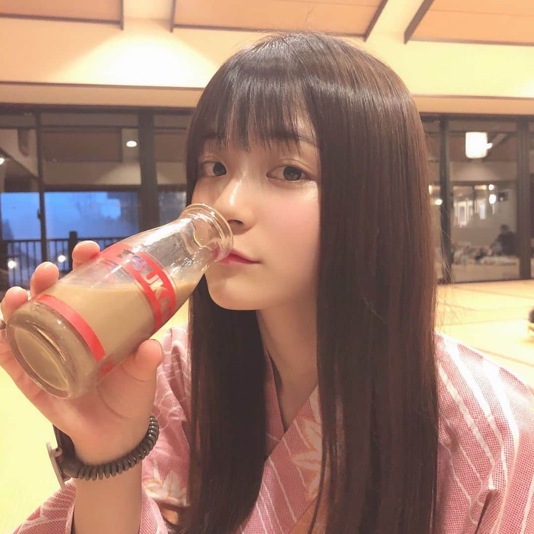 清司麗菜さんのインスタグラム写真 - (清司麗菜Instagram)「弥彦桜井郷温泉　さくらの湯♨️ . パパとママとおばあちゃんといってきた☺️ . コーヒー牛乳飲んでる時のキメ顔おかしい😇 #弥彦#桜井郷温泉#さくらの湯」3月10日 21時56分 - seiji_0007