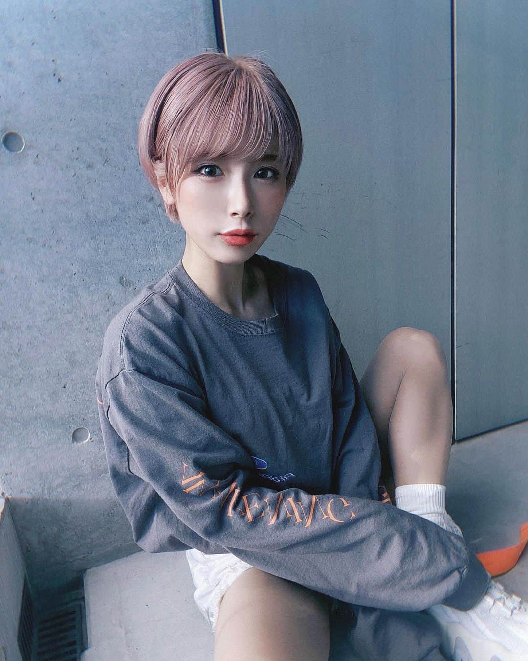 病夢やみいのインスタグラム：「💭💭💭 #evangelion#fun_for_fiction #eytys#ootd#pinkhair#shorthairstyle」