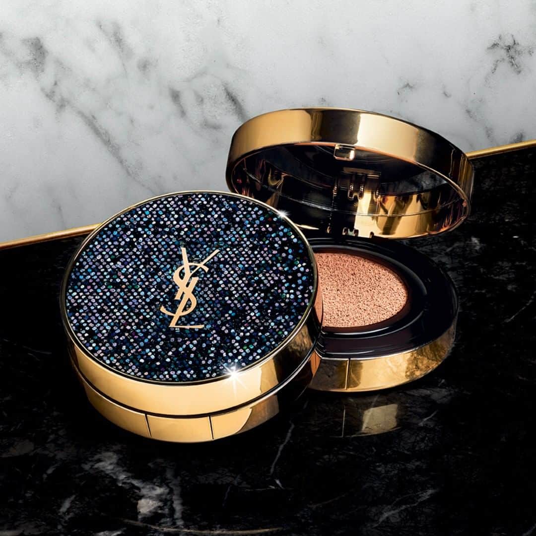 Yves Saint Laurent Beautyさんのインスタグラム写真 - (Yves Saint Laurent BeautyInstagram)「The devil is in the details.  A sequin studded, cushion compact, for the most stylish among you. And a formula of our iconic Le Cushion Encre de Peau, for those that love the luminous matte finish with flawless coverage, all day.  LE CUSHION ENCRE DE PEAU COLLECTOR #yslbeauty #lecushionencredepeau #foundation #sparklemeharder」3月10日 21時59分 - yslbeauty