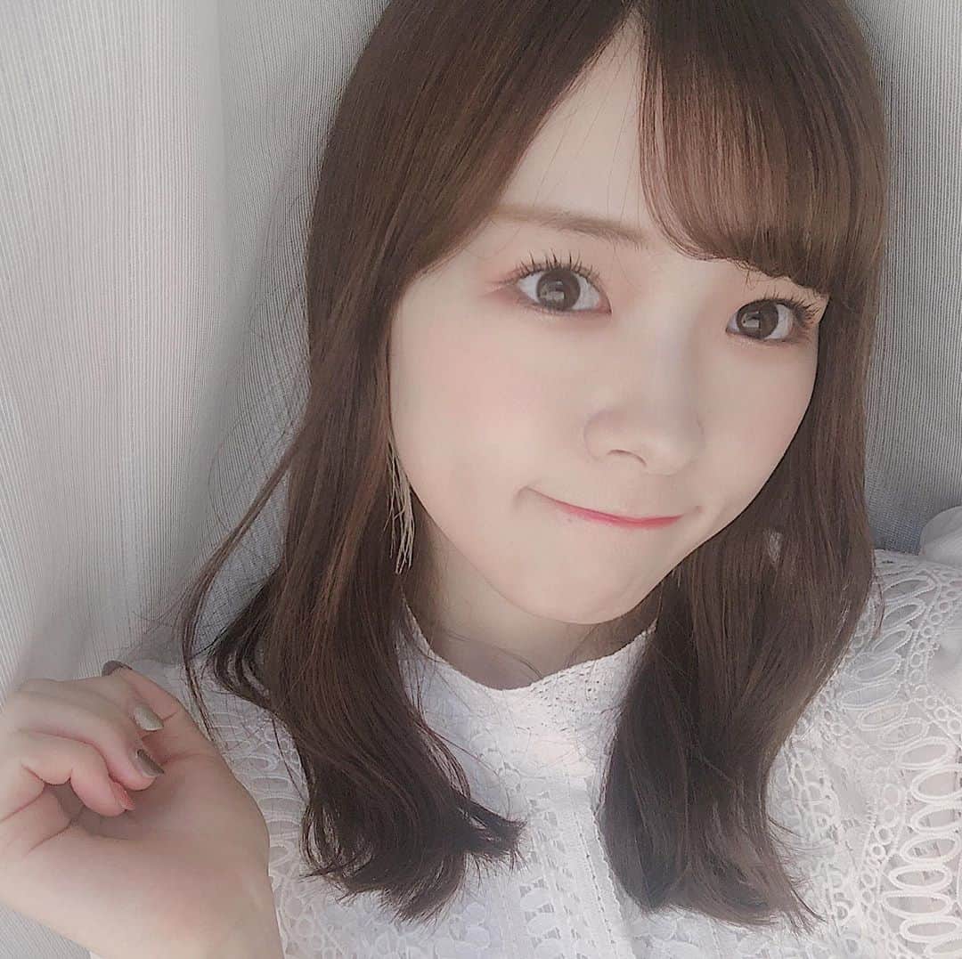 橋本紗奈さんのインスタグラム写真 - (橋本紗奈Instagram)「卒業が確定した...🤍 やったー🙌 でも卒業式ないから永遠の大学生！ . . . . 今日のボンボンTVさんのメイキングに出てます！ 見てね🧸❤︎ #ボンボン学園 #ボンボンTV #ヘアアレンジ #ヘアカラー #ヘアメイク #メイク #投資」3月10日 22時02分 - hashimoto_sana