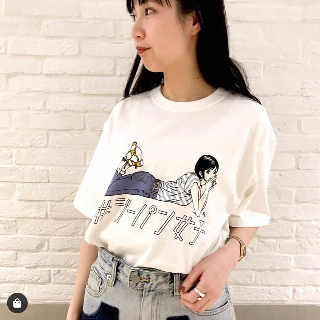 江口寿史さんのインスタグラム写真 - (江口寿史Instagram)「公式販売予約始まってます！早くも売切れるものも出てきてるみたい。買ってくれた人はどんどん着てインスタにあげてくれたらウレシイな。  #Repost @js_relume with @get_repost ・・・ ＃ジーパン女子 × 江口寿史 プリントTシャツ がいよいよ発売！！ SNSで話題の「#ジーパン女子」と漫画家・イラストレーターの江口寿史氏がコラボレーションしたプリントTシャツ。  3/11（水）より、JOURNAL STANDARD relume全店舗、オンラインストアでいよいよ発売！！ 「ストップ！！ひばりくん！」の作者としても知られる江口寿史氏が、自由におしゃれを楽しむ女子をテーマに描き下ろしたイラストは秀逸。  メンズもレディースも関係ない。 自分だけのスタイルがつくれる、自分を自由に表現できるアイテム、それがジーパン。 #ジーパン女子は、「おしゃれな女子達がEDWINのジーパンを自分らしく穿きこなす」そんなコンテンツです。 【江口寿史/エグチヒサシ】 1977年に『週刊少年ジャンプ』でギャグ漫画家としてデビュー。同年の初連載作「すすめ！！パイレーツ」や1981年〜83年の「ストップ！！ひばりくん！」が大ヒット。 ポップな画風やデザインセンスを活かし、漫画家だけでなくイラストレーションの世界でも活躍中。  @egutihisasi @eguchiworks @edwin_japan #ジーパン女子 #江口寿史 #edwin #edwinjapan #madeinjapan #gパン女子 #boyfrienddenim #boyfriendjeans」3月10日 22時20分 - egutihisasi