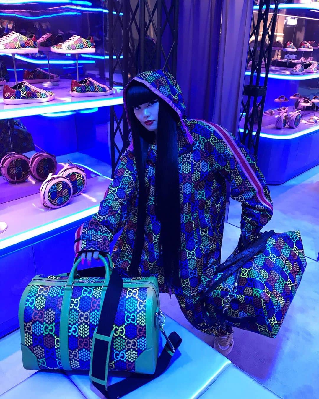 森山穂乃香のインスタグラム：「🟪🟨Gucci @gucci 🟧🟨 GGサイケデリック コレクション！！！ Thank you Gucci🙏🏻❤️#Gucci #ggpsychedelic #Guccipin #HonokaMoriyama」