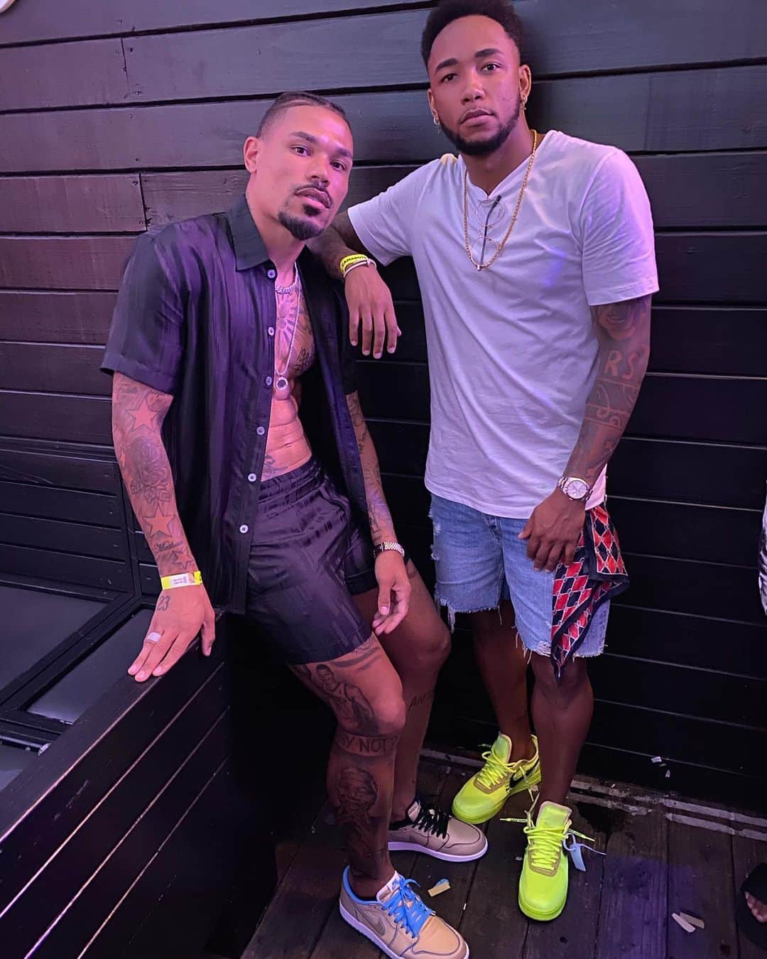 ラファエル・ダ・シルバのインスタグラム：「Happy birthday my big bro! Deus abençoe imensamente sua vida e que você seja feliz! Torço sempre pelo seu sucesso irmão! Te amo! (Ps: só postei pq essa foto tá bem loka) 😂 @jr.urso」