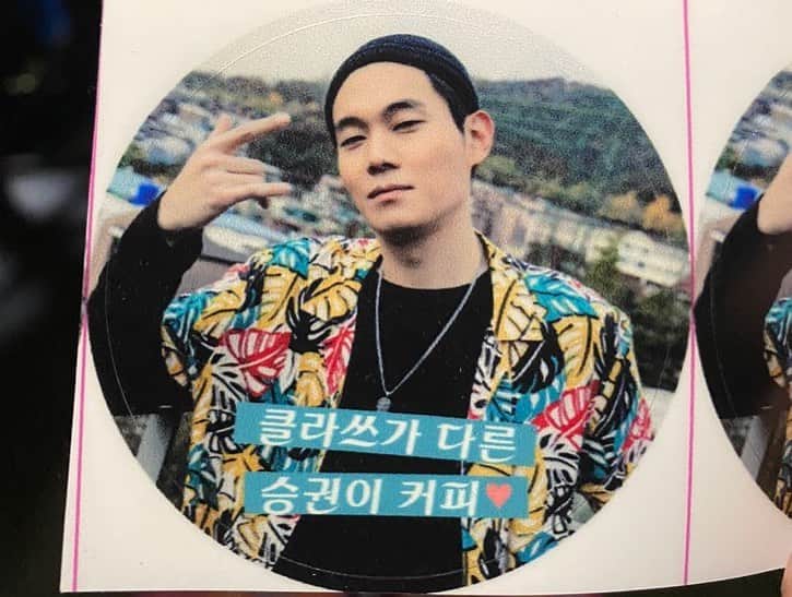 リュ・ギョンスさんのインスタグラム写真 - (リュ・ギョンスInstagram)「고맙습니다 화이브라더스 ㅠㅠ 감동」3月10日 23時37分 - ryurudtn
