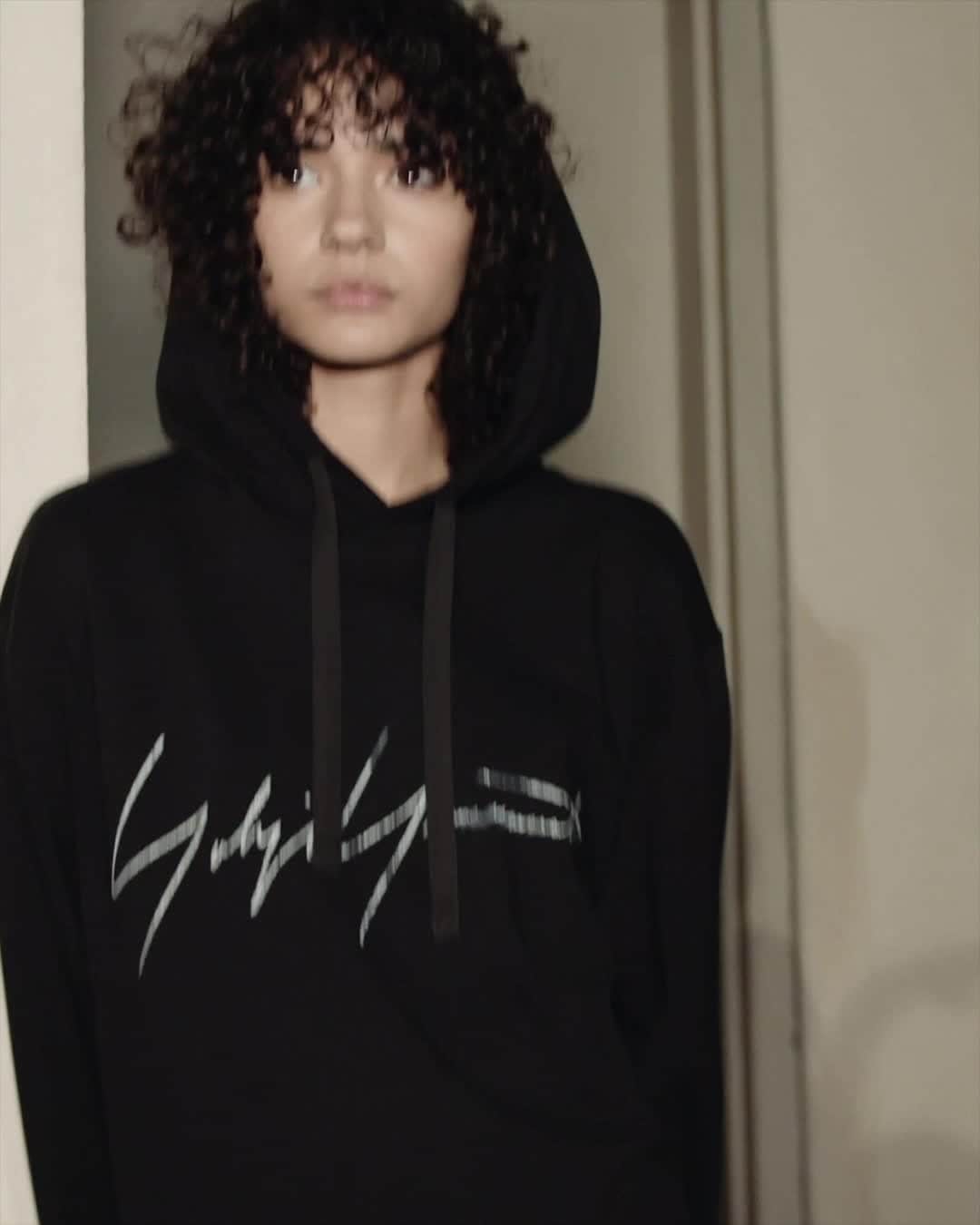 ワイスリーのインスタグラム：「Y-3 Signature Hooded Sweatshirt. Y-3 Spring/Summer 2020. --- #adidas #Y3 #YohjiYamamoto Discover the collection at adidas.com/y-3」