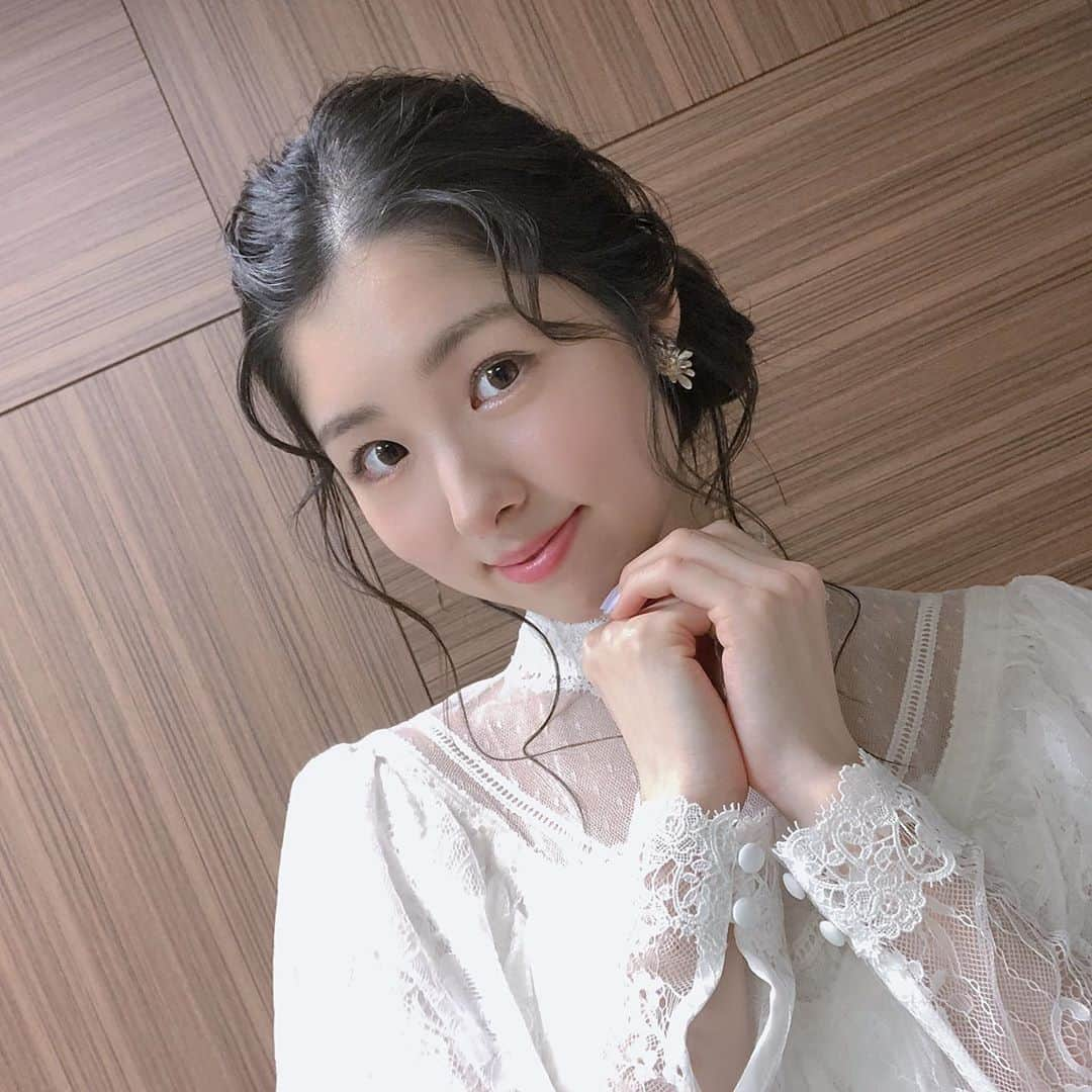 岩立沙穂さんのインスタグラム写真 - (岩立沙穂Instagram)「🕊 . "また会える日まで"のMV衣装で❤︎ . みぃちゃんの卒業ソング 参加させていただけて嬉しかったです! この日は沢山泣いてしまいました〜😢 . 全身撮れなかったので MVの中で見てくださいね👀✨ . . #AKB48 #失恋ありがとう #また会える日まで  #卒業ソング #オフショット #mv #白ワンピ #レース」3月10日 23時54分 - saho_iwatate104