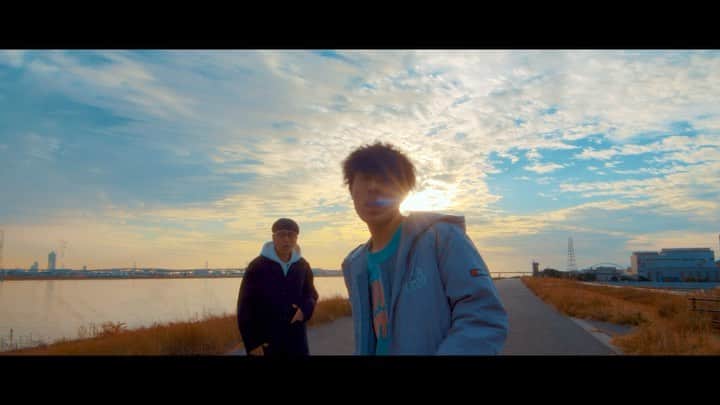BASI（バシ）のインスタグラム：「. 【NEW MV】 空音 / 相棒 feat.BASI Track by ニューリー #onyoutube」