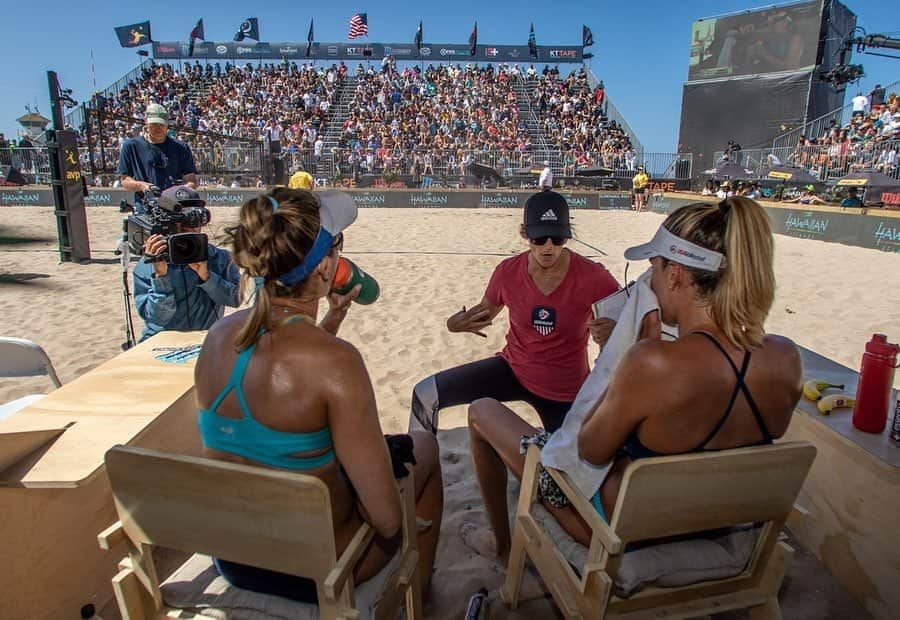 エイプリル・ロスさんのインスタグラム写真 - (エイプリル・ロスInstagram)「So stoked we got to participate in this really cool series to show how women in STEM are #ChangingTheGames. ⠀⠀ Check out our vid with @nbcnewslearn - LINKED IN MY STORY- to see how our coach @jenniferkessy uses stats and math to determine where we should apply most of our energy and focus during matches! I love how this series shows how fun and interesting the STEM disciplines can be and how athletes use them in some unconventional ways 🤓 @ifthenshecan @teamusa」3月11日 0時12分 - aprilrossbeach