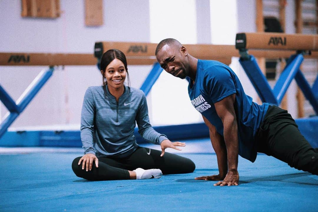 ガブリエル・ダグラスさんのインスタグラム写真 - (ガブリエル・ダグラスInstagram)「even as an actor on screen, you need some gymnastics ability to pull it off -had so much fun teaching @jaypharoah how to be a gymnast😂 watch the latest episode of #SpecialSkills on @imdb to find out!」3月11日 0時54分 - gabbycvdouglas