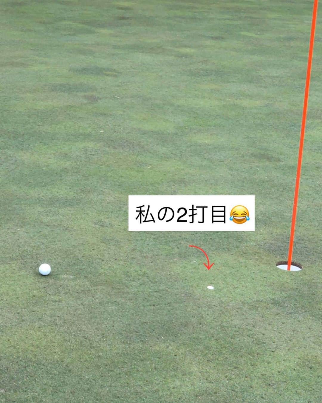 山下詩乃さんのインスタグラム写真 - (山下詩乃Instagram)「ニアピン４回だてを阻止すべく、唯一の消しゴム候補😂(唯一グリーンに乗らなかった😂) やっぱり転がすアプローチが大好きです🥰❤️ 見事消しゴム 大成功😂✌️💓 ・ ・  #ナイス鉄 #ニアピン #ニアピン消しゴム #ダイヤモンド狙い #ゴルフ女子 #アプローチ #アプローチショット #転がすアプローチ が #大好き #ゴルフ大好き #ゴルフ好きな人と繋がりたい #パター上達 #ゴルフ好き #ゴルフスイング #ナイスパー #ゴルフコーデ #ゴルフ上手くなりたい #目指せ100切り」3月11日 12時12分 - shinoyamashita