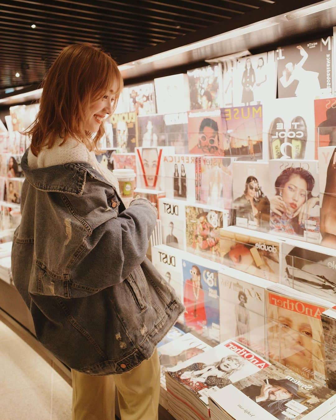 前田希美（まえのん）さんのインスタグラム写真 - (前田希美（まえのん）Instagram)「本屋さんにぷらっと入るのがすき。 リニューアルしたばかりの 六本木蔦屋書店さんへ📕  #六本木蔦屋書店 #roppongi #code #のんの私服 #starbucks #六本木カフェ」3月11日 11時05分 - maeda_nozomi