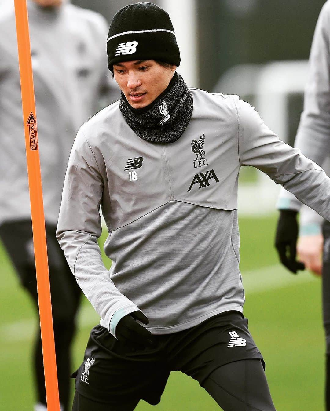 リヴァプールFCさんのインスタグラム写真 - (リヴァプールFCInstagram)「#UCL preparation continues 👊🔴 #LFC #Liverpool #Training #ChampionsLeague」3月11日 3時33分 - liverpoolfc