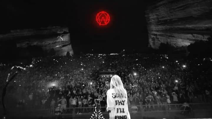 アリソン・ワンダーランドのインスタグラム：「RED ROCKS 2020. Temple Of Wonderland is back September 15th. I will be premiering a lot of new things here. New music, new production & live elements. This will be one of my ONLY headline shows this year. Presale starts tomorrow 11am PST. Sign up for the presale code (link in bio) as presale starts TOMORRRRROOW」