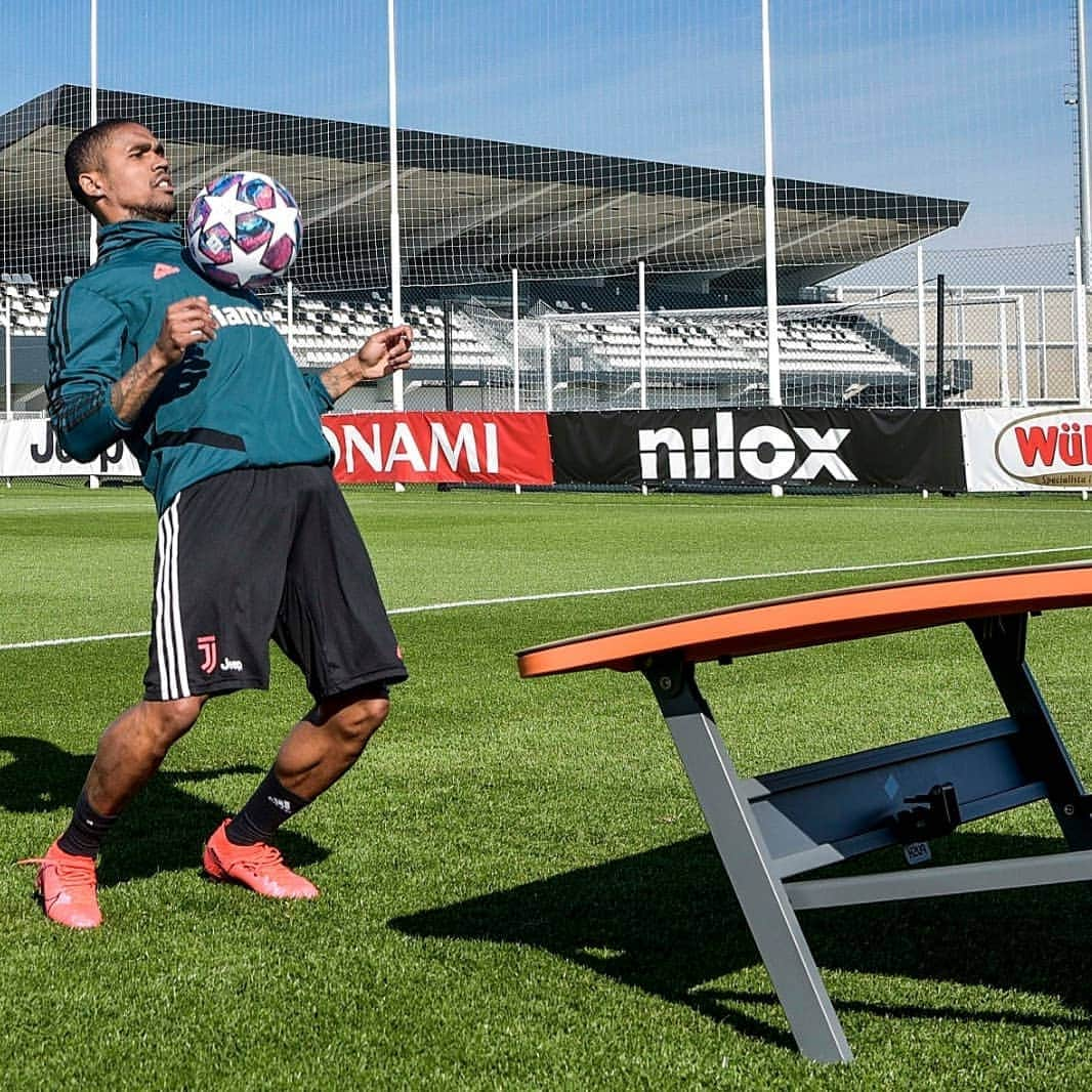 ユヴェントスFCさんのインスタグラム写真 - (ユヴェントスFCInstagram)「🇦🇷🆚️🇧🇷 at TEQBALL! ⚽ 📹 Find out who won by watching the full video on our official YouTube channel. #FinoAllaFine #ForzaJuve」3月11日 5時30分 - juventus