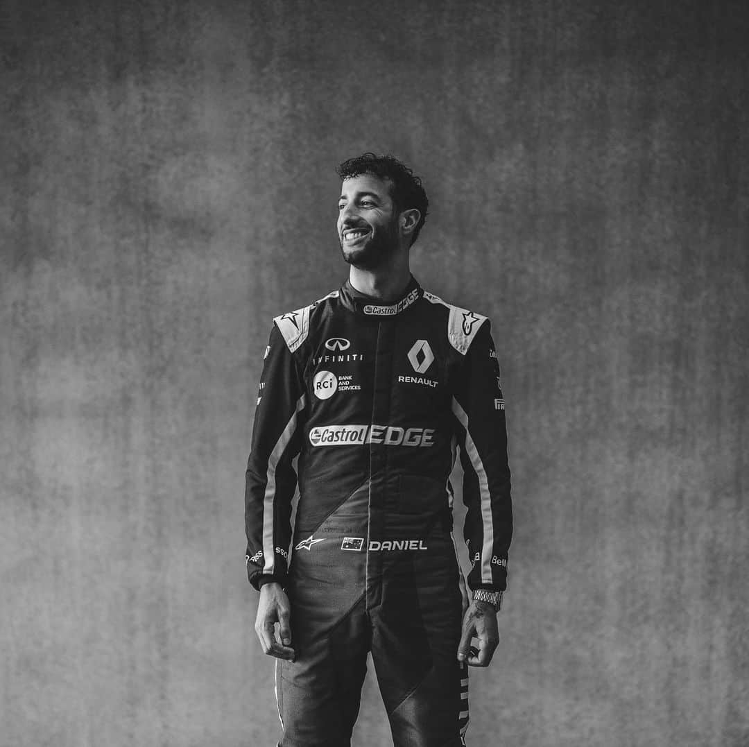 ダニエル・リカルドさんのインスタグラム写真 - (ダニエル・リカルドInstagram)「You can win my suit from the Australian GP this weekend. 100% of proceeds go towards getting Australia back on track after our fires. Link in bio. @wireswildliferescue @redcrossau」3月11日 6時31分 - danielricciardo