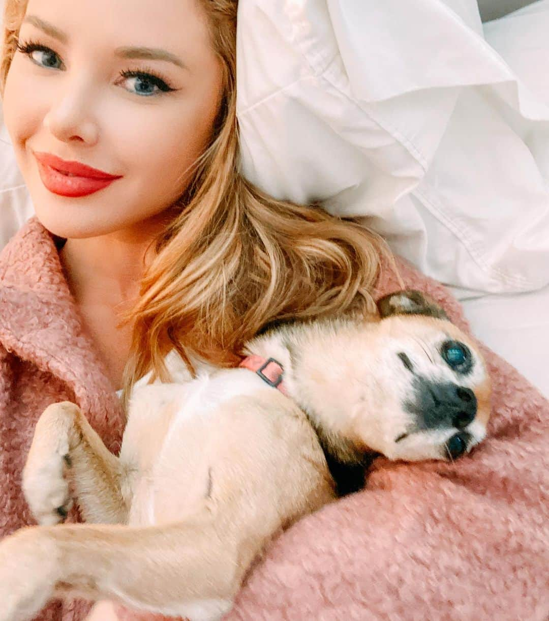 ティファニー・トートさんのインスタグラム写真 - (ティファニー・トートInstagram)「I get so excited to come home and see my pups 🐕」3月11日 6時49分 - tiffanytothxoxo