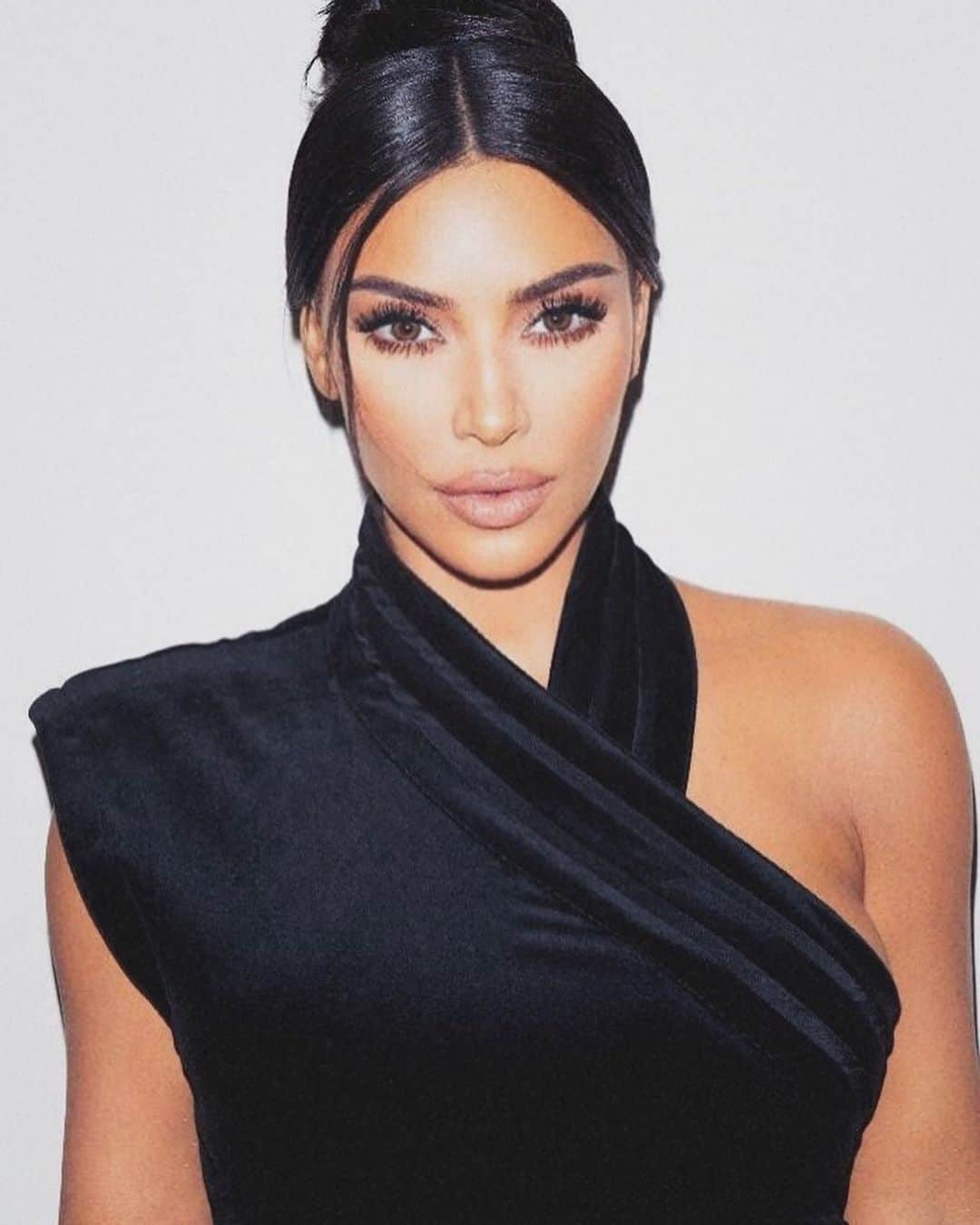 キム・カーダシアンさんのインスタグラム写真 - (キム・カーダシアンInstagram)「Hey!」3月11日 6時47分 - kimkardashian