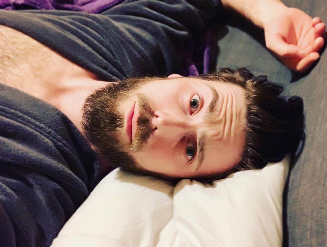 ニール・ブラウンのインスタグラム：「Last selfie before the big 3-0 😱. #instamood #instapic #picoftheday #selfie #goodnight #instagay #gay #lgbt #love #beard #cute #coach #coachinglife #lastselfieinmy20s #followme #instafollow #igers #igersdaily #lyon #igerslyon」
