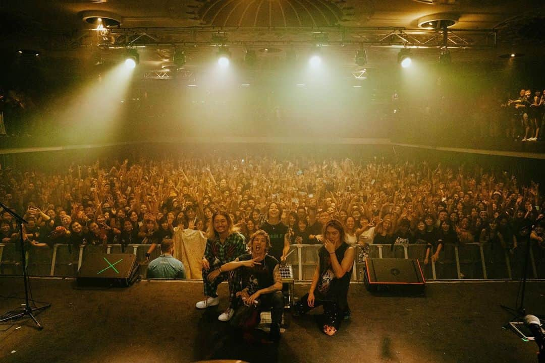 Tomoyaさんのインスタグラム写真 - (TomoyaInstagram)「Brisbane🔥 I had so much fun✨🕊 Thank you for supporting us🌈  ぶるぃすべぇん ツアー終わって日本へ帰ります☺️ @jessdrews 📸  #brisbane #🇦🇺 #たこ太郎」3月11日 7時44分 - tomo_10969