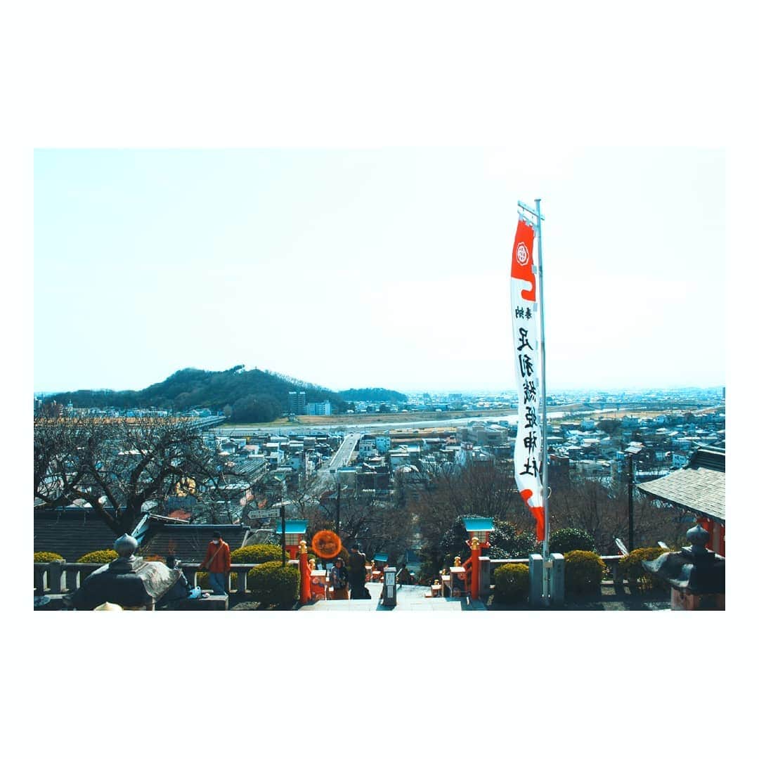 丹羽咲絵さんのインスタグラム写真 - (丹羽咲絵Instagram)「織姫神社からの眺め  赤い斑点、なんだろう、、 #織姫神社 #足利市」3月11日 9時17分 - sae_niwa