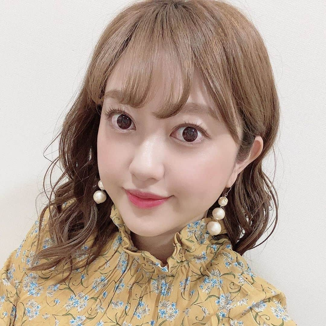 菊地亜美さんのインスタグラム写真 - (菊地亜美Instagram)「おはようございます🌞 最近はお風呂上がりに 体に6種類、顔に4種類のオイルやクリームを時間をかけて塗る事が毎日の楽しみ🧖‍♀️🛁🧴 リラックスリラックス… #乾燥が嫌で全身テカテカでいたい」3月11日 9時22分 - amikikuchi0905