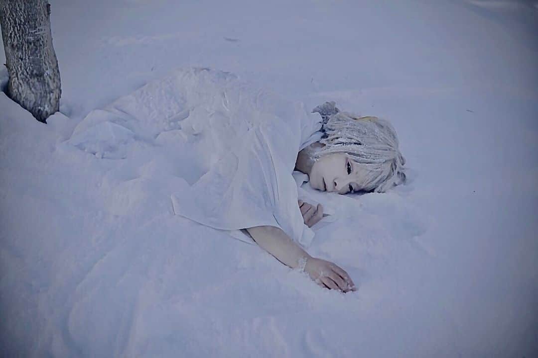 のインスタグラム：「﻿ ﻿ －dignified death－﻿ タナトスに愛された女﻿ ﻿ ﻿ photo by：YAS. (Twitter only)﻿ model：@omatsudayo ﻿ Location：Hokkaido, Japan﻿ ﻿ ﻿ #札幌モデル #被写体 ﻿ #闇月同盟 #北海道 ﻿ #photographyart ﻿ #thanatos #死神 ﻿ #dark_moon_alliance ﻿ #rox_captures ﻿ #pasha_magazine ﻿ #i_c_part_member ﻿ #jp_portrait部 ﻿ #splus_cameraclub ﻿ #gallery_of_dark_arts ﻿ #emotional_dark_pictures ﻿ #souls_hunters ﻿ #dark_infinity #human_art ﻿ #creative_portraits ﻿ #solv_whispers﻿ #moody_captures ﻿ #thedarkpr0ject #darkbeauty﻿ #theportraitpr0ject ﻿ #hauntinghumans ﻿ #portrait_planet ﻿ #sombresociety ﻿ #pr0ject_soul ﻿ #everything_in_your_world」