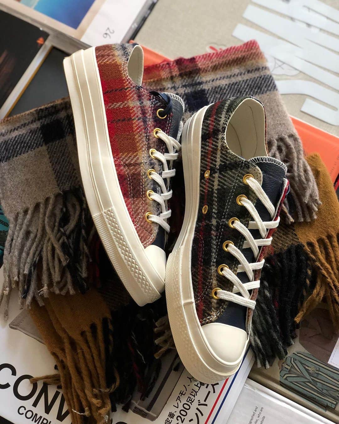 Mr. Tyさんのインスタグラム写真 - (Mr. TyInstagram)「Paired a couple of @pendletonwm scraps I found at the Pendleton Mill with a navy leather tongue and heel stay for this pair of @converse 70s lows.  @converse_style #ct70 #theshoegame #taylorgang #sneakerfreaker #kicksonfire #complexkicks #70s #ijustlikeshoes #converse #allstar #allstars #chucks #lifeinchucks #instachucks #conversestyle #lovemychucks #1970schucks #conversefamily #チャックテイラー #pendleton #chucktaylors #チャックテイラー70s #converse70s #weareallstars #pendletonblanket #sneakeraddict」3月11日 9時54分 - regularolty
