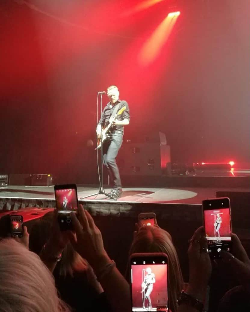 ブライアン・アダムスさんのインスタグラム写真 - (ブライアン・アダムスInstagram)「The other night in Helsinki, crowd POV! #bryanadamsshinealight 🇫🇮」3月11日 10時06分 - bryanadams