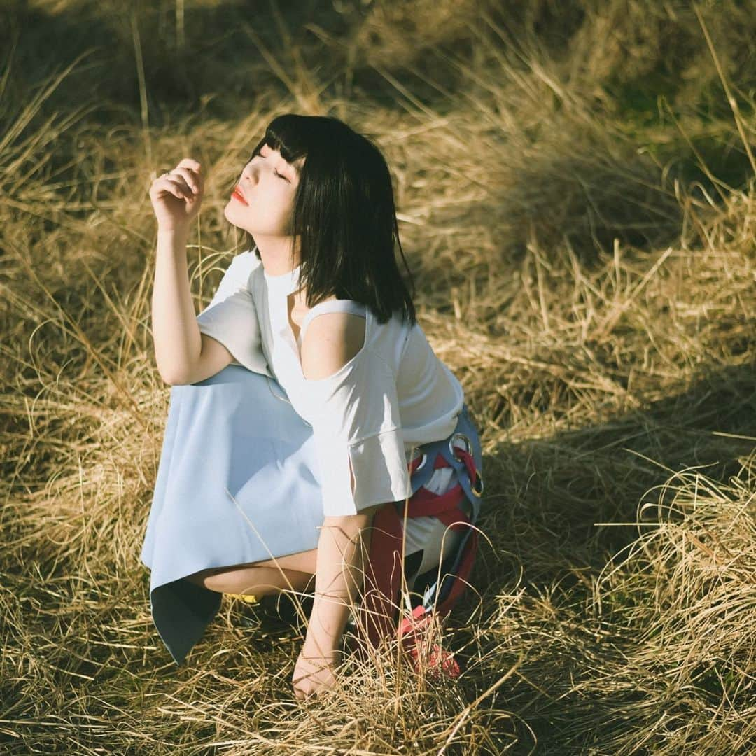 東雲れいかのインスタグラム：「おはよう 📸　@tokkun0317 👗　@scai_official . . . . . . . #goodmorning  #springfashion #japan #scai #japanesegirl #japanesefashion #japan_of_insta #黒髪ボブ #ootd #fashion #style #blackhair #makeup #comicup #コーデ #今日のコーデ #peaceful」