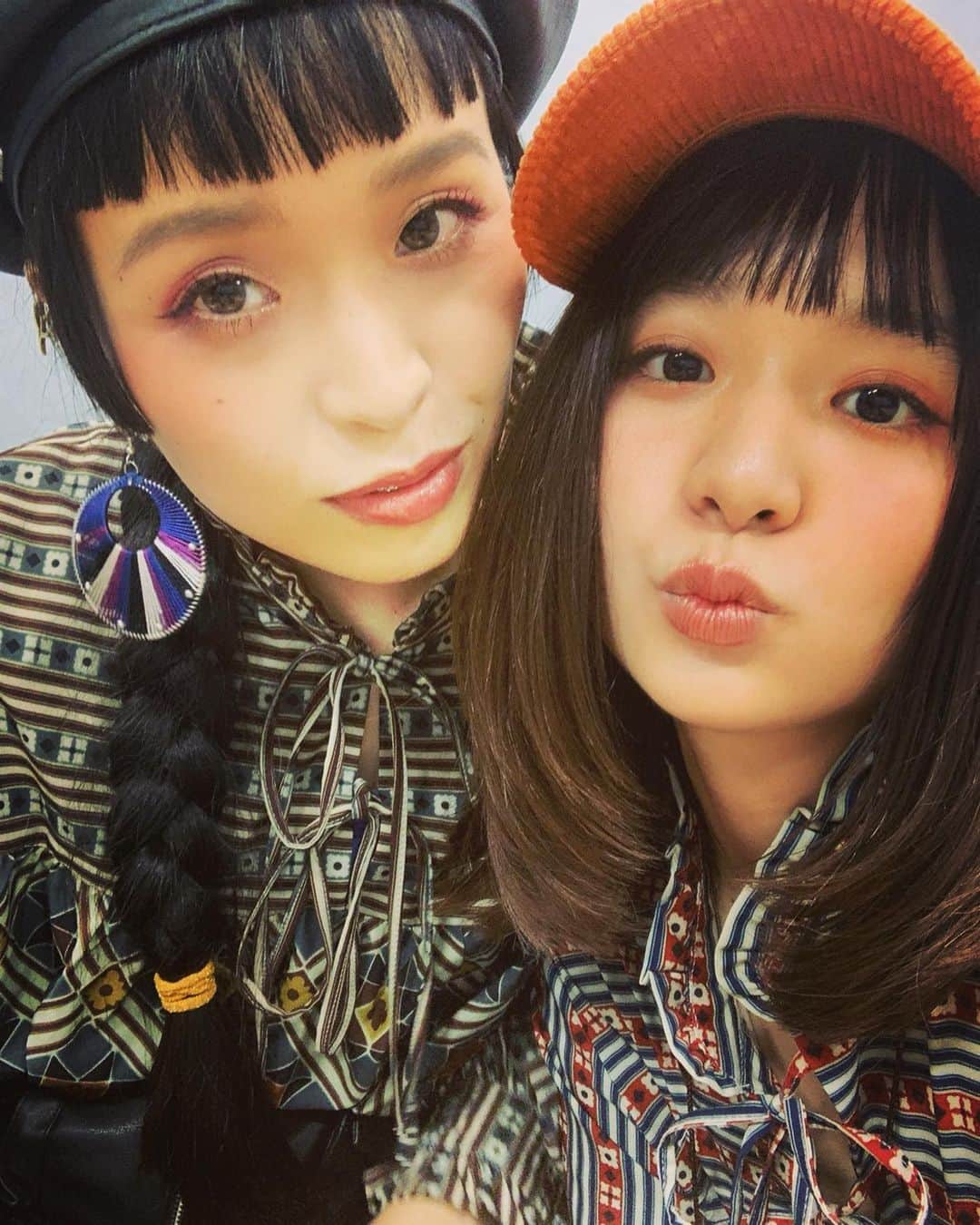 小春のインスタグラム：「初試みのネットサイン会✏️ 沢山の注文ありがたや🤲🤲 3/18発売のニューシングル 楽しみにしていてください  次のネットサイン会は 3/19 20:00〜‼︎ 詳細そろそろ出るヨ〜」