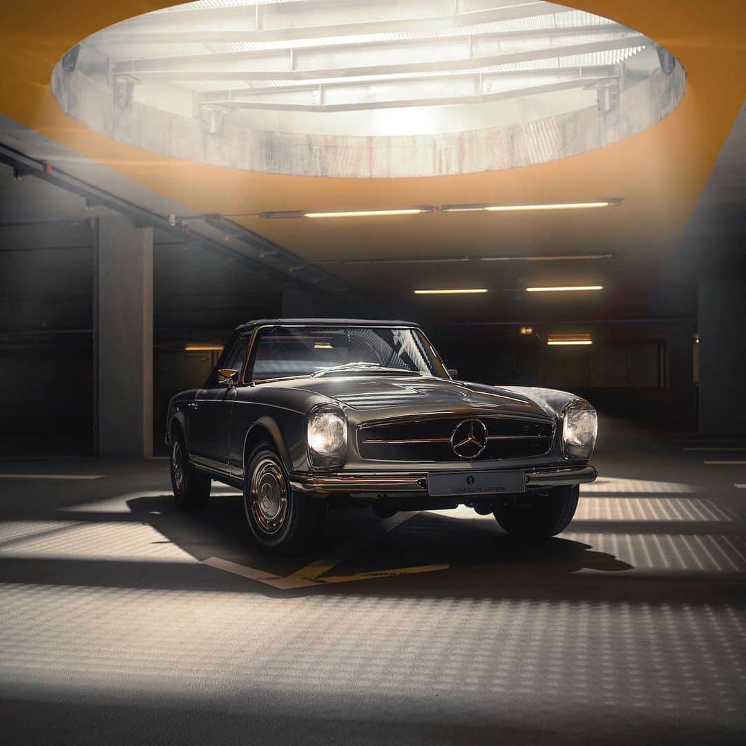 メルセデス・ベンツさんのインスタグラム写真 - (メルセデス・ベンツInstagram)「A classic beauty from the 1960s in full glory. The beige metallic Mercedes-Benz 280 SL from 1969. Get your classic star now and benefit from the 12-month warranty. Tap on the shopping tag!  @mercedesbenzmuseum #MercedesBenz #MB #daimler #MBclassic #mercedesbenzclassic #Classiccar #dreamcar #instacar #alltimestars #w113 #w113pagoda」3月11日 20時03分 - mercedesbenz