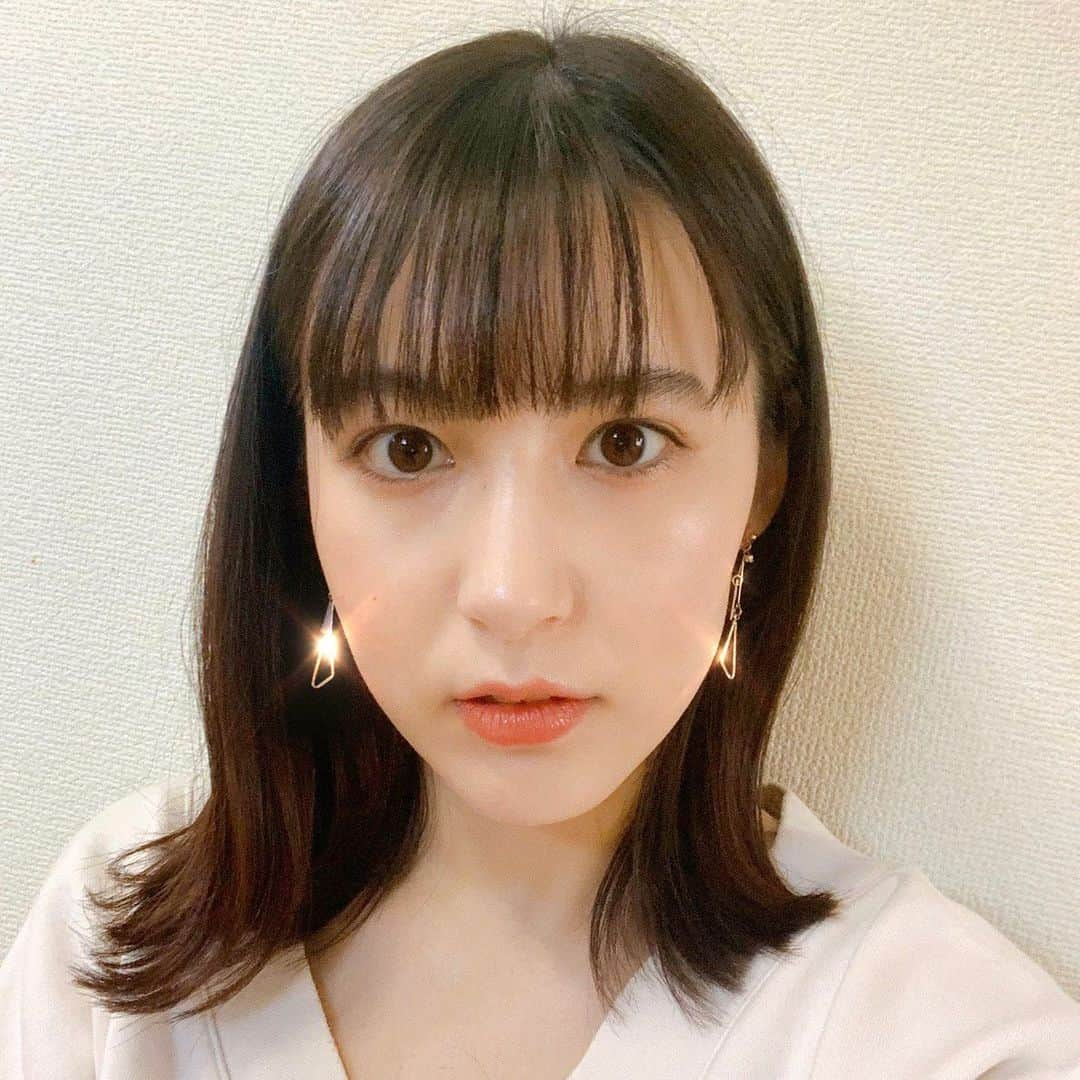 佐生雪のインスタグラム：「I finally got my fringe:) Honestly, I couldn’t decide if I would make fringe long time. However It is really suitable for me 💫 #selfie #cutmyhair」