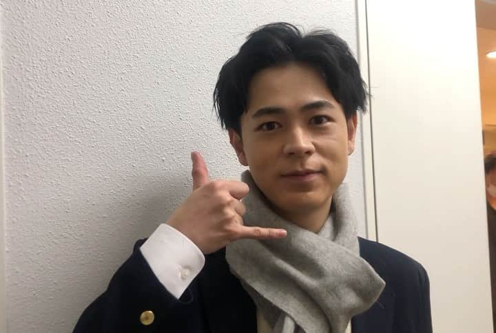 【公式】土曜ナイトドラマ「アリバイ崩し承ります」のインスタグラム：「＊﻿ 【〇〇承ります】﻿ ﻿ 今回は、雄馬さんが😳﻿ 質問承ります✨﻿ ﻿ Ｑ.朝起きて1番にすることは…？？﻿ ﻿ #アリバイ崩し承ります﻿ ‪#ありくず‬﻿ #承ります企画﻿ ‪#最終回は‬﻿ ‪#3月14日土曜‬﻿ ‪#よる11時15分～‼️‬﻿ #1話完結なので﻿ #まだまだ﻿ #これからの合流も﻿ #間に合いますよ😚﻿ ‪#Twitterでは﻿ #雄馬さん‬と﻿ ‪#カウントダウン✨﻿」