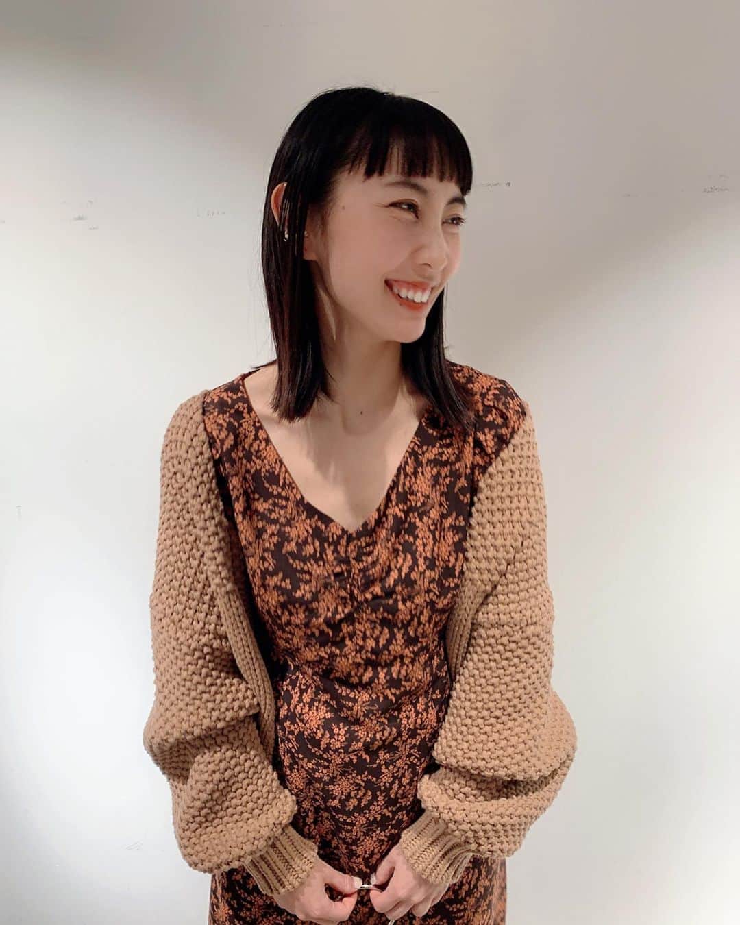 近野莉菜のインスタグラム：「本日のGINGER WEB/Daily Snapに掲載して頂きました🍃 春ワンピにカーディガンを合わせて、女性らしく、誰でも取り入れやすいコーディネートになってます！ 是非チェックしてみてね〜👀✔️ @ginger_magazine  @snidel_official」