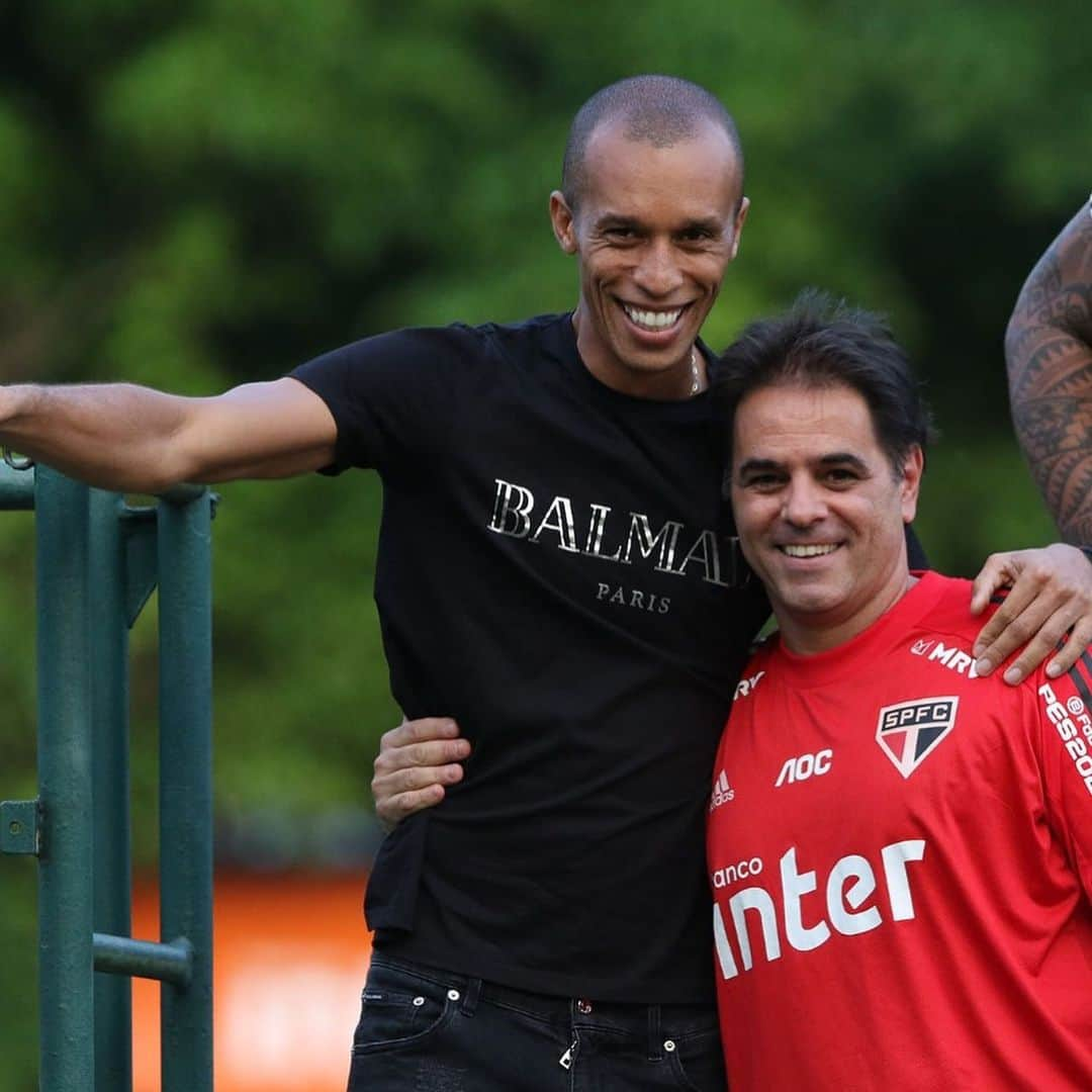 ミランダさんのインスタグラム写真 - (ミランダInstagram)「Foi um prazer passar a tarde com meus amigos do @saopaulofc ❤️ foto @rchirisp」3月11日 21時19分 - miranda023