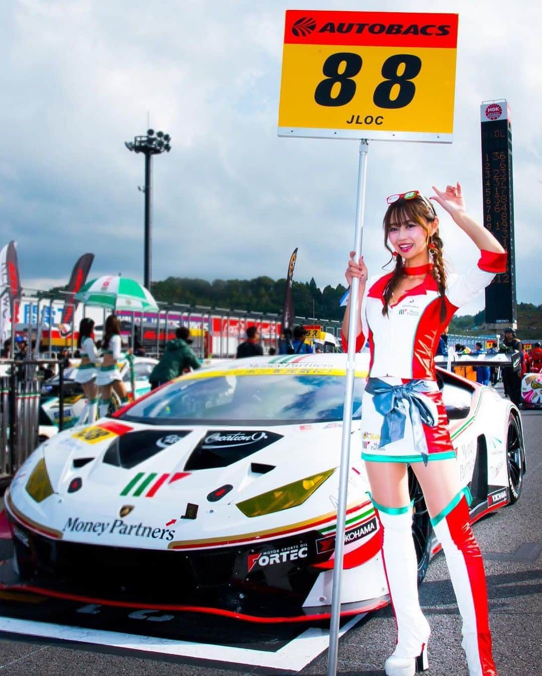 小川舞さんのインスタグラム写真 - (小川舞Instagram)「☆ご報告☆﻿ ﻿ この度﻿ SuperGT 300クラス﻿ チーム:JLOC﻿ カーナンバー:88号車﻿ ﻿ のレースクイーンを今年も努めさせていただけることとなりました。﻿ ﻿ 詳細はチームの体制発表をお待ち下さい。﻿ ﻿ 3年も継続させて頂ける事に感謝の気持ちでいっぱいです。﻿ ﻿ 大好きなチームに少しでも貢献し、皆さまに恩返しができるように全力でがんばります。﻿ ﻿ ﻿ 皆さま1年間応援よろしくお願いします🌸☺️﻿ ﻿ ﻿ ﻿ #supergt #JLOC #ランボルギーニ #88号車 #レースクイーン #RQ #モデル #ポートレート #フォロワー募集中 #portrait #model #japanese #japan #japanesegirl #followme  #ロングヘアー #お洒落さんと繋がりたい #spring #セルフィ#ゆるふわ #instafashion #ootd #costume #dress﻿」3月11日 12時43分 - maimai.o0616